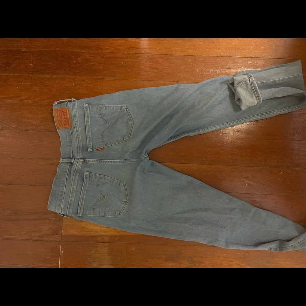 710 super skinny levis. Size 27